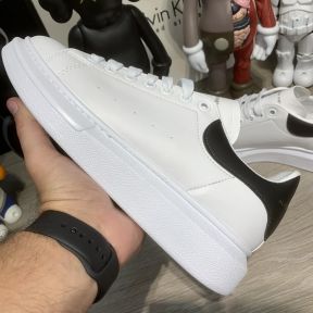 Alexandr McQueen Oversized White/Black